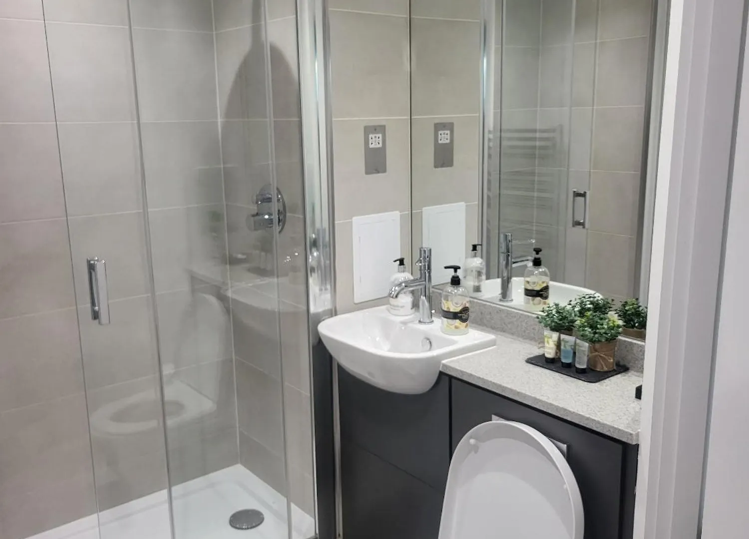Kayz Lodge- Luxury Ensuite-Private & Shared Accommodation In A New House At The Olympic Village Overlooking Stratford Westfield And Tube Station London 0*,  United Kingdom