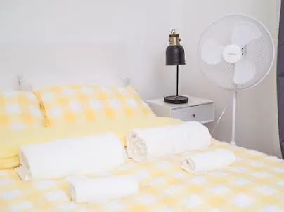 Lodge Kayz Lodge- Luxury Ensuite-Private & Shared Accommodation In A New House At The Olympic Village Overlooking Stratford Westfield And Tube Station Londres