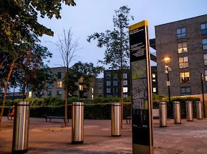 Lodge Kayz Lodge- Luxury Ensuite-Private & Shared Accommodation In A New House At The Olympic Village Overlooking Stratford Westfield And Tube Station Londres Royaume-Uni
