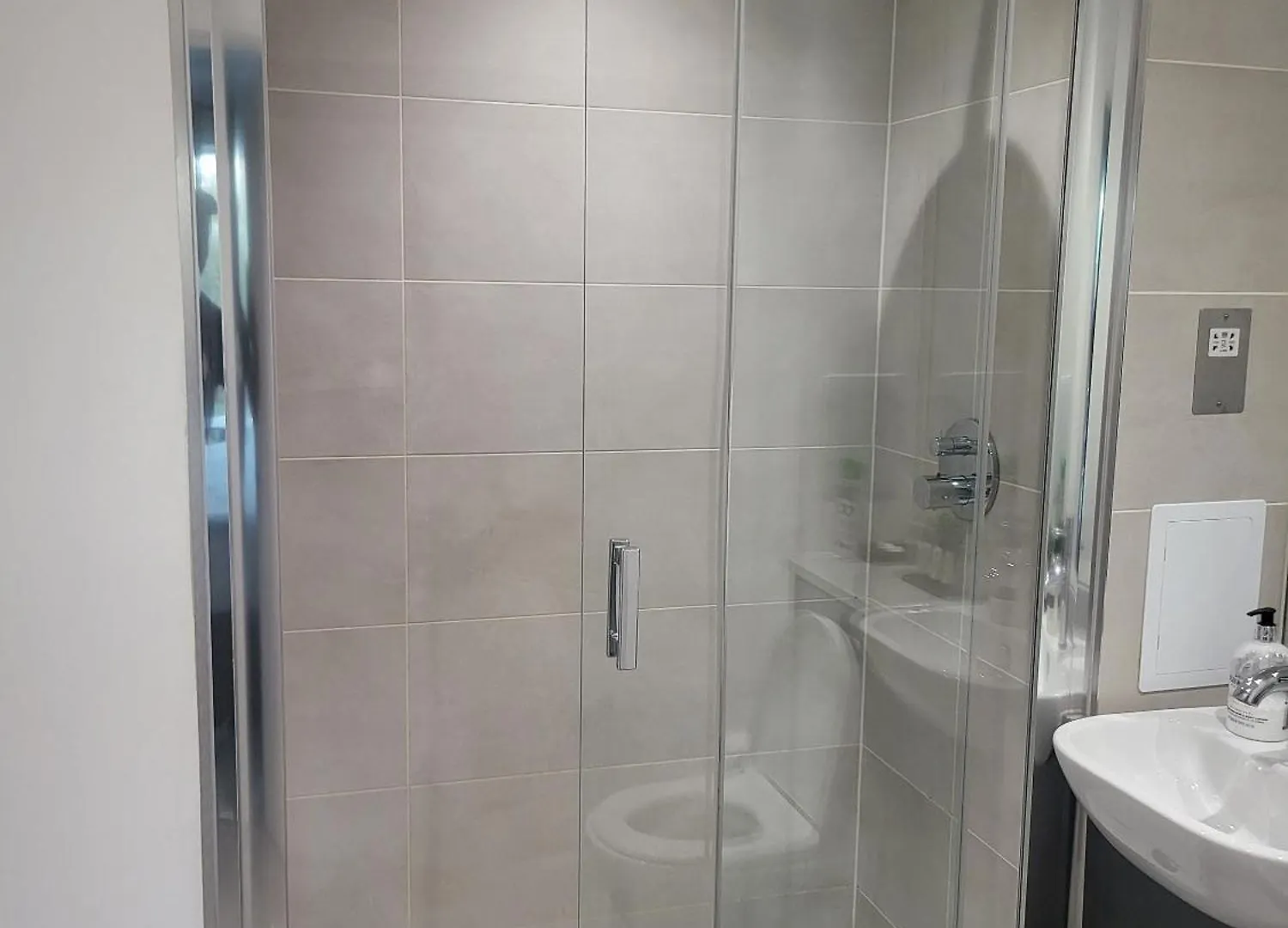 Kayz Lodge- Luxury Ensuite-Private & Shared Accommodation In A New House At The Olympic Village Overlooking Stratford Westfield And Tube Station Londres Lodge