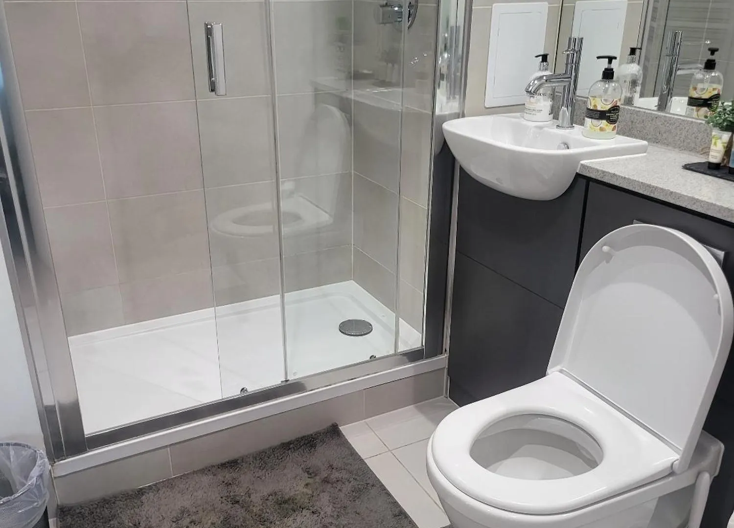 Lodge Kayz Lodge- Luxury Ensuite-Private & Shared Accommodation In A New House At The Olympic Village Overlooking Stratford Westfield And Tube Station Londres